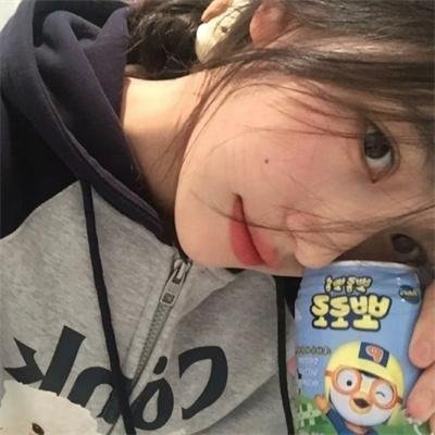 蜜桃女孩